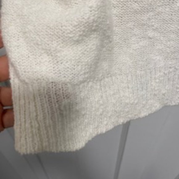 Clearout-EUC Two by Vince Camuto 3/4 sleeve creat tunic in size M - Picture 4 of 11